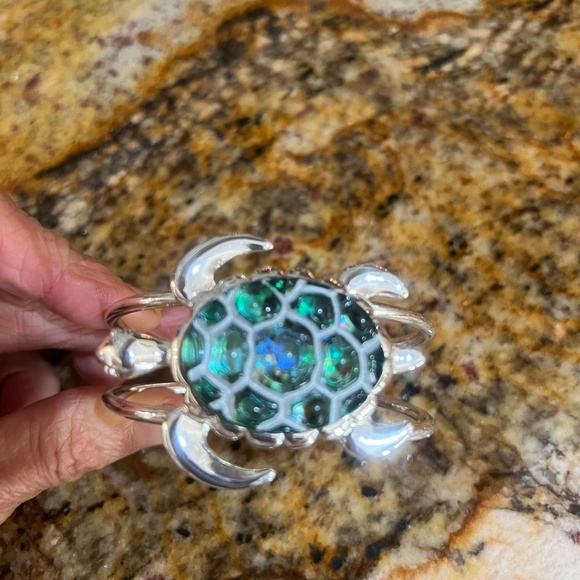 Silver turtle bracelet iridescent green/blue - Picture 7 of 8